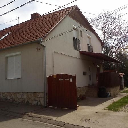 Budai Vám Apartmanház Pécs Esterno foto