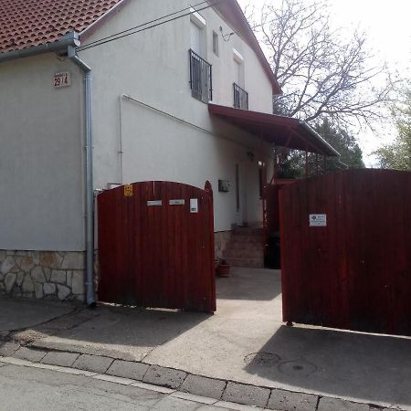 Budai Vám Apartmanház Pécs Esterno foto