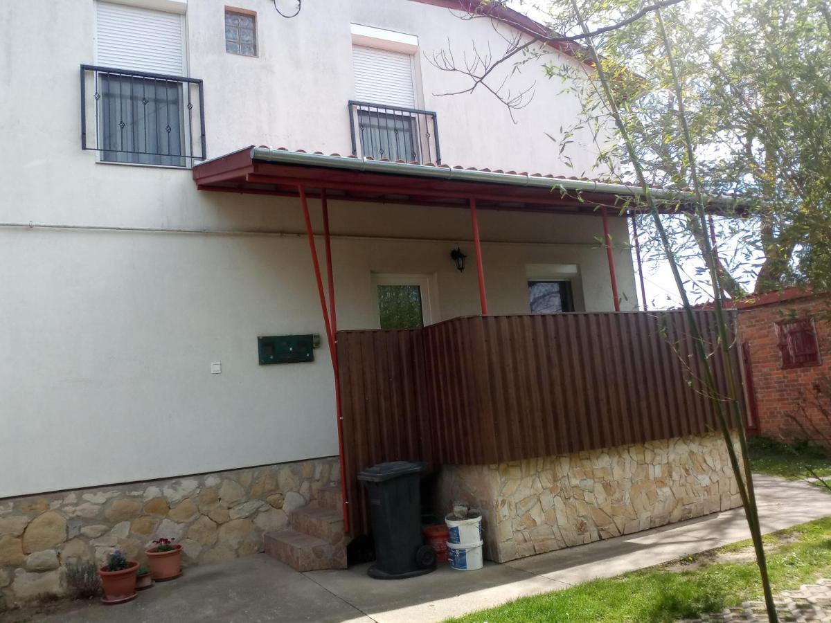 Budai Vám Apartmanház Pécs Esterno foto