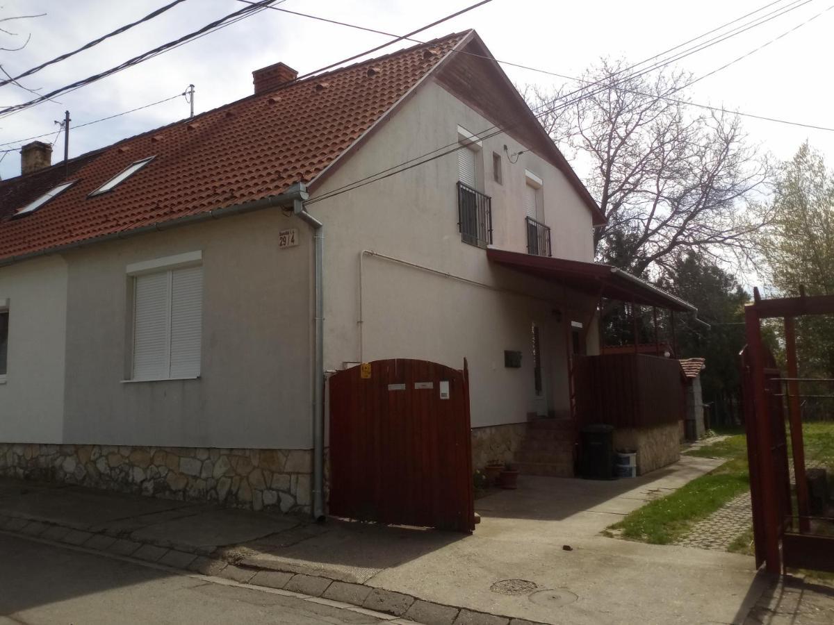 Budai Vám Apartmanház Pécs Esterno foto