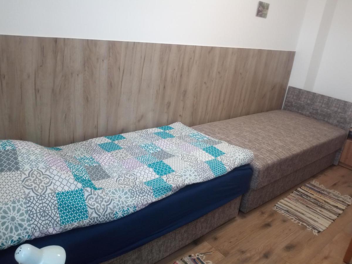 Budai Vám Apartmanház Pécs Esterno foto