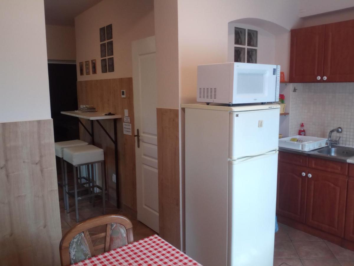 Budai Vám Apartmanház Pécs Esterno foto