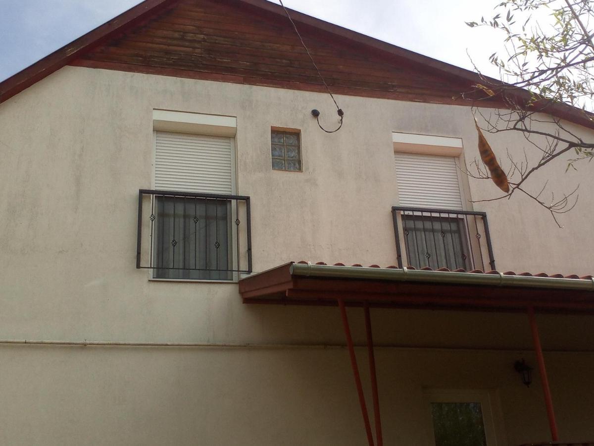 Budai Vám Apartmanház Pécs Esterno foto