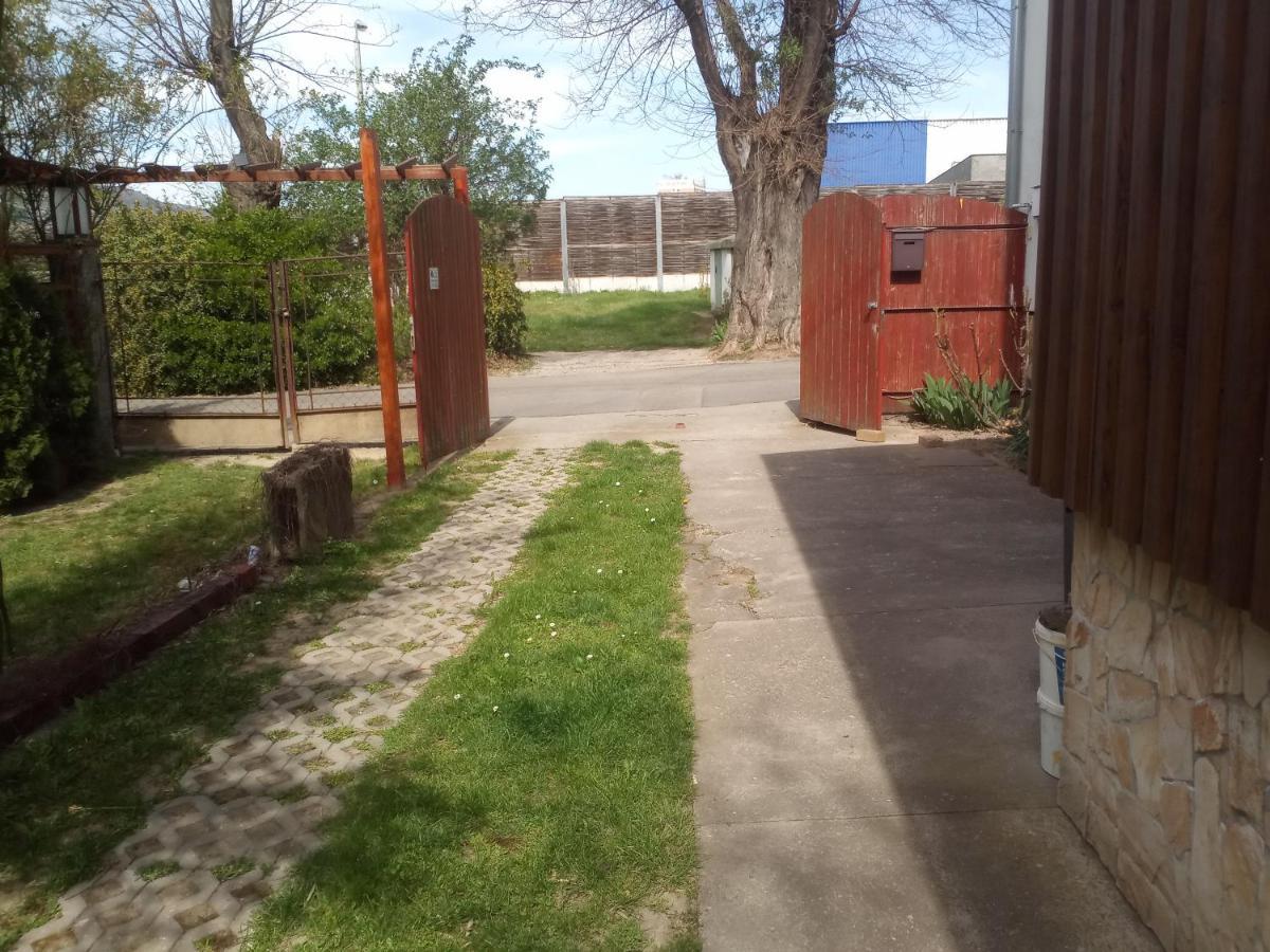 Budai Vám Apartmanház Pécs Esterno foto