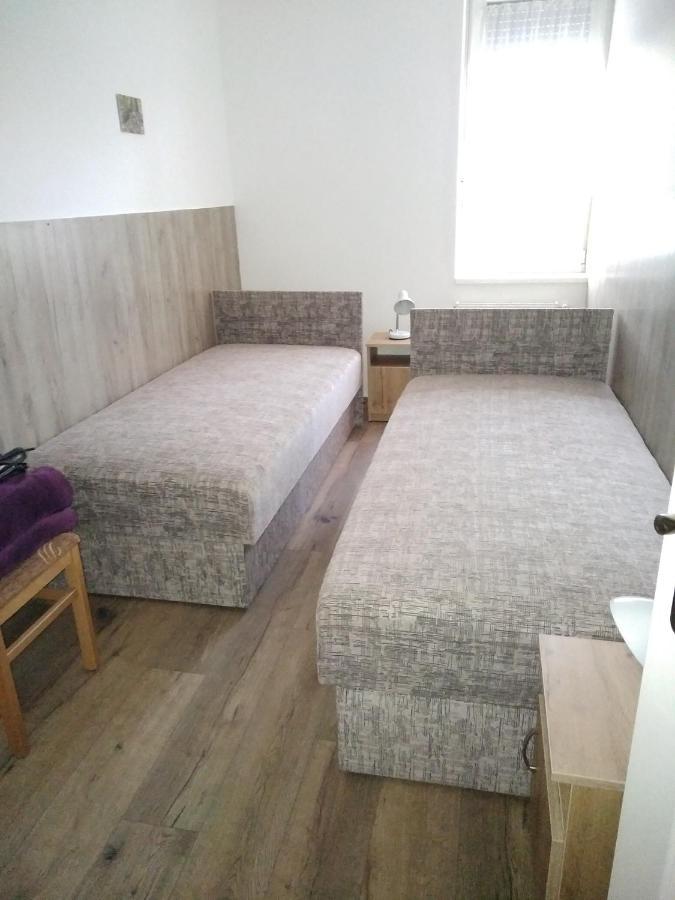 Budai Vám Apartmanház Pécs Esterno foto
