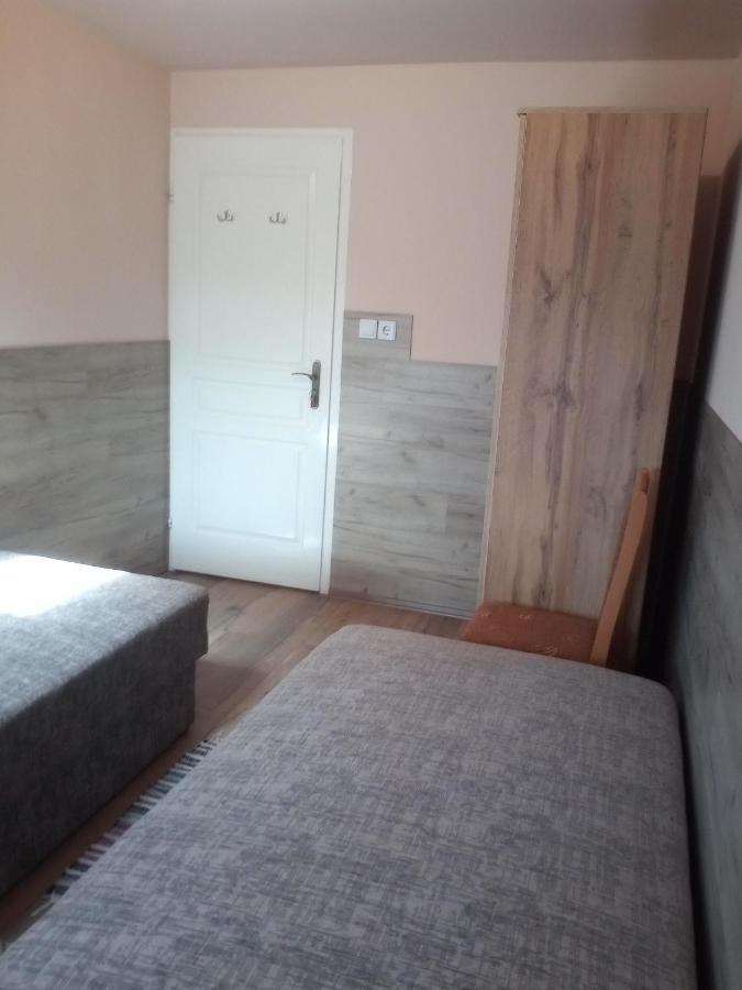 Budai Vám Apartmanház Pécs Esterno foto