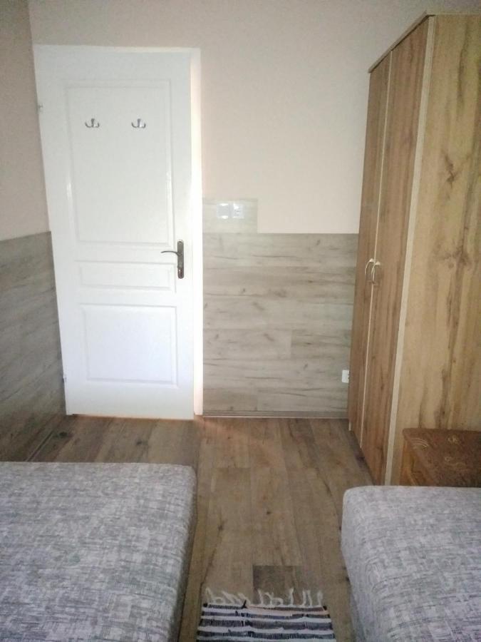 Budai Vám Apartmanház Pécs Esterno foto