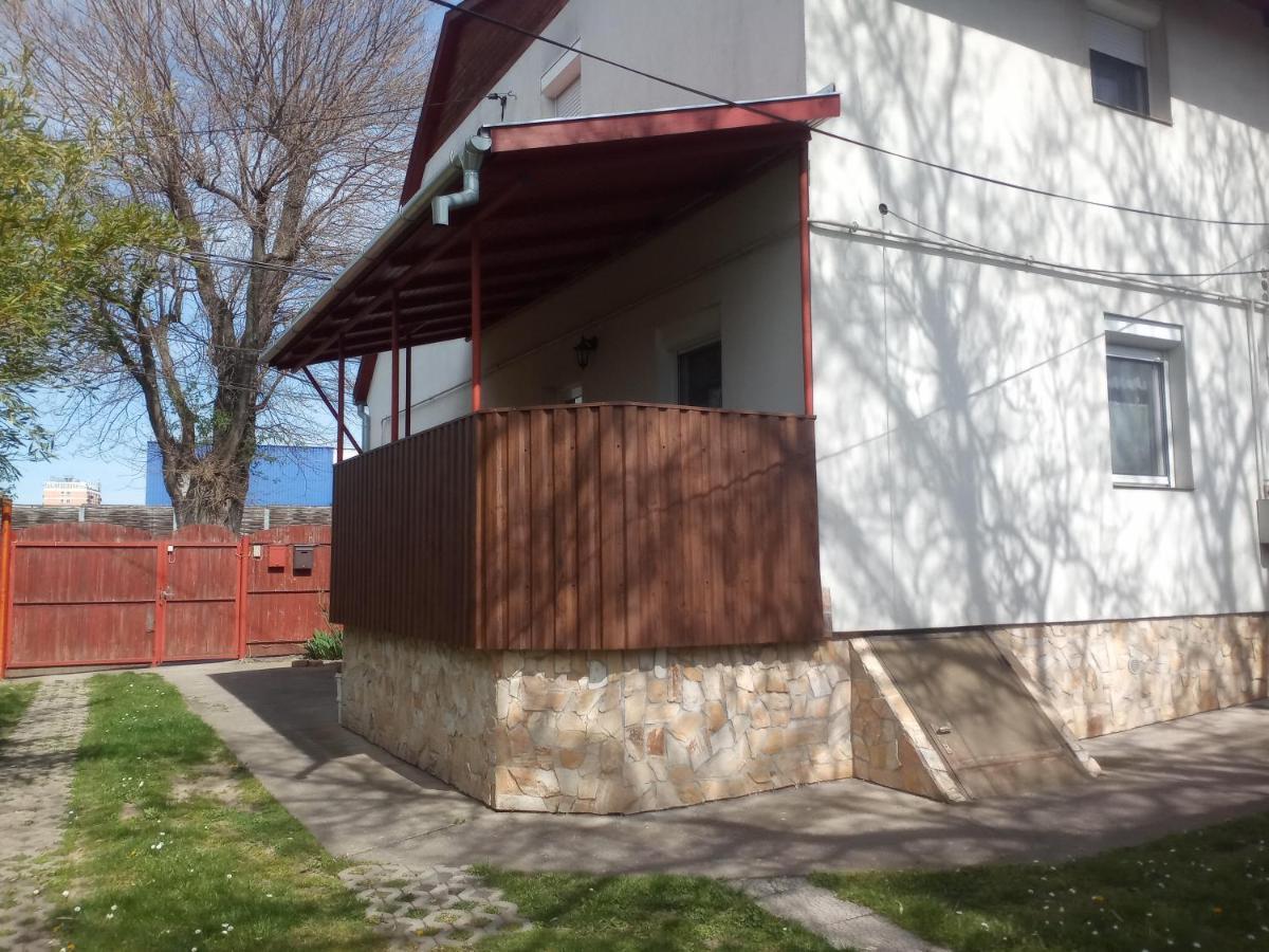 Budai Vám Apartmanház Pécs Esterno foto