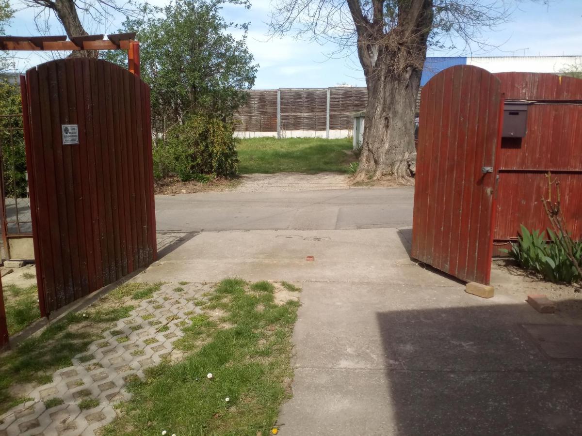 Budai Vám Apartmanház Pécs Esterno foto